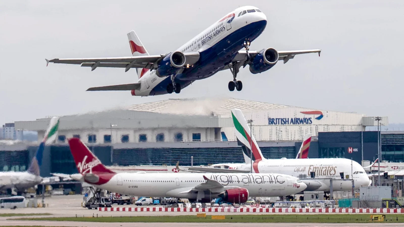 UK to permit summer flight consolidation to curb cancellations amid elevated jet fuel costs