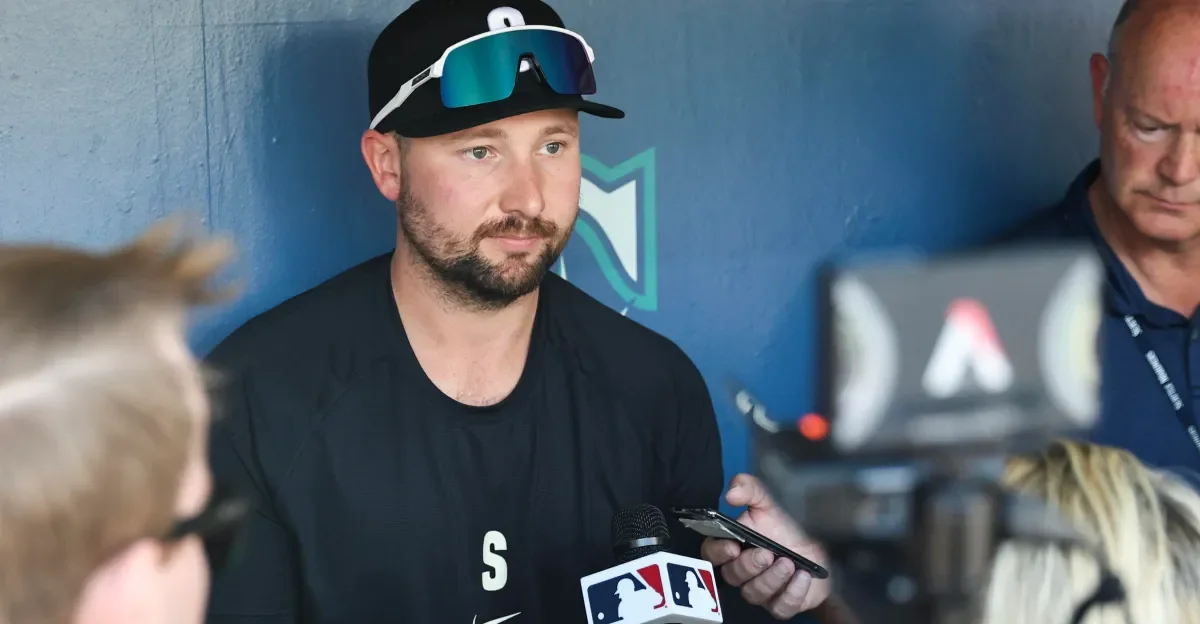 Raleigh sidelined again as Mariners await MRI on right-side soreness