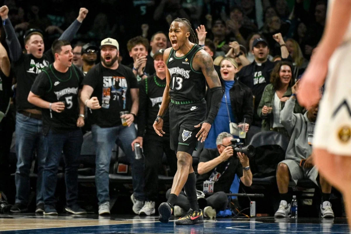 Dosunmu’s 43-Point Breakthrough Fuels Wolves Win and 3-1 Series Lead