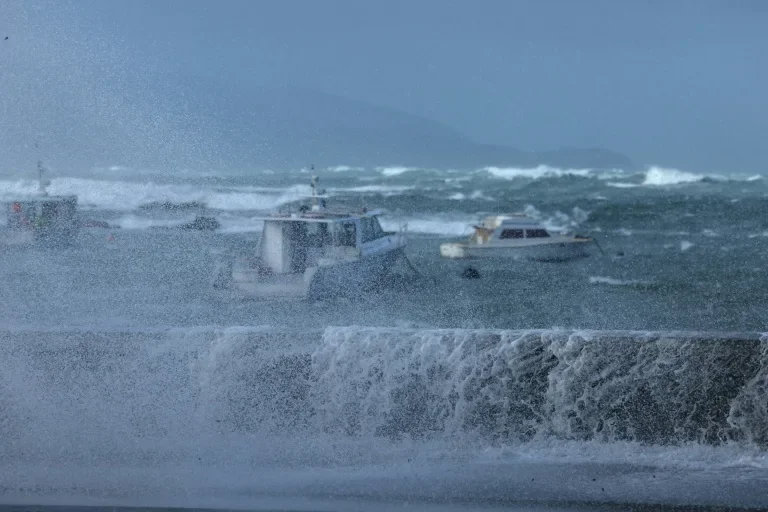 Waves lash Wellington as hundreds evacuate the coast