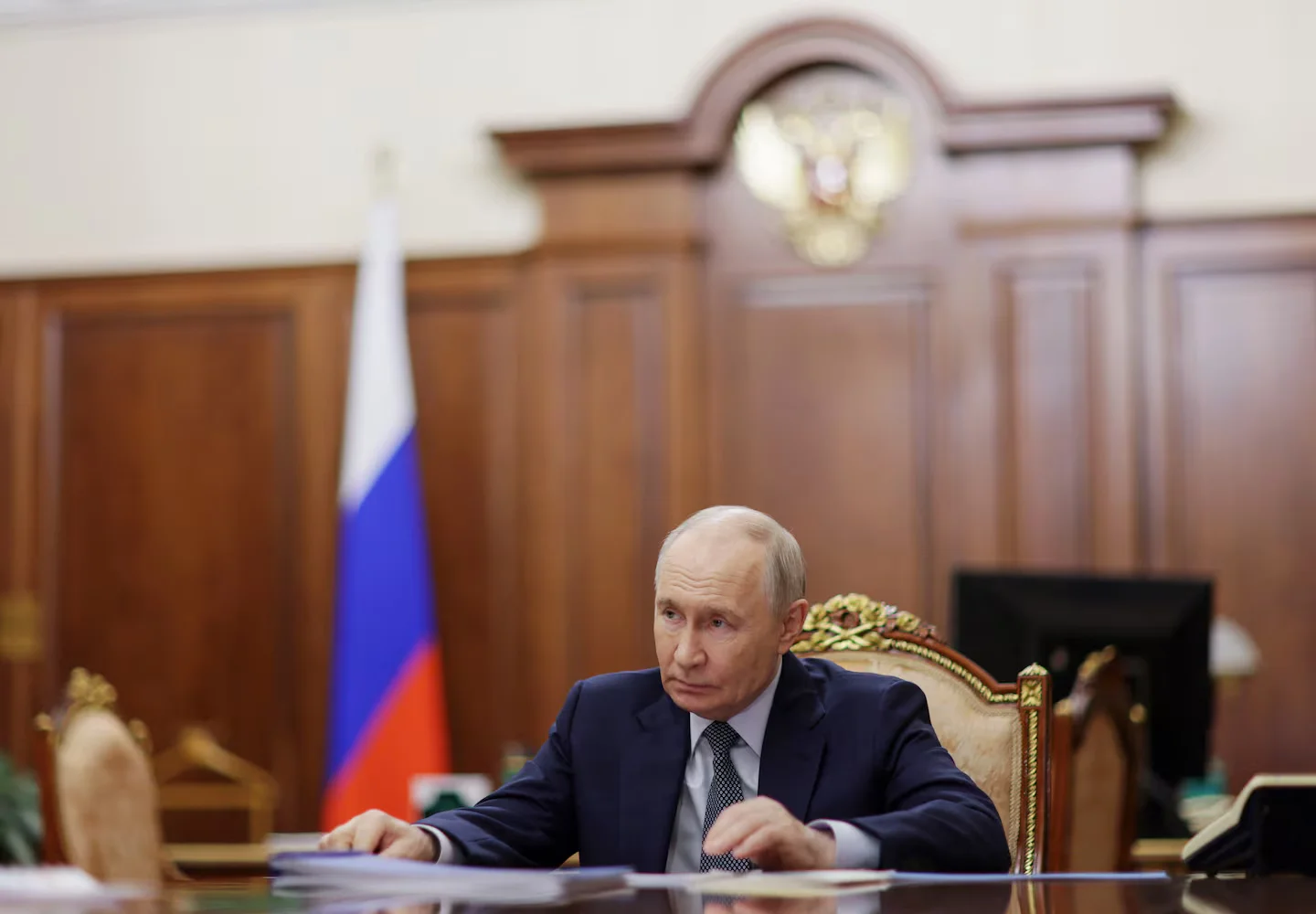 Putin bets on U.S. fragility as Iran war drags on, intelligence says