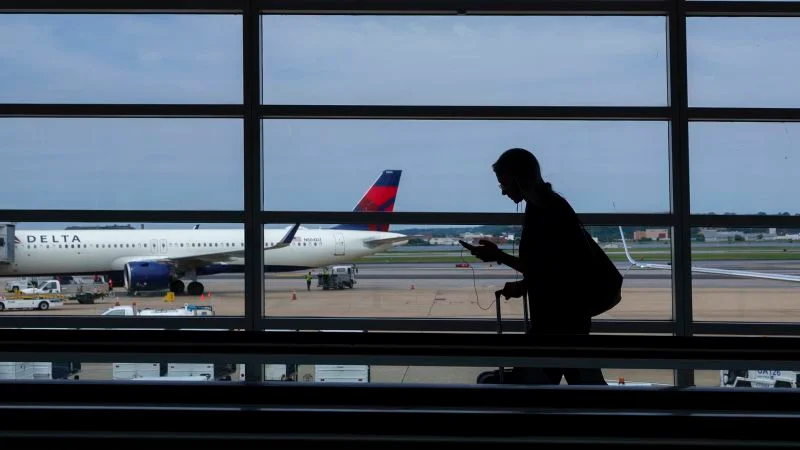 Fuel dips, fares hold: Delta says cheaper flights aren’t coming soon