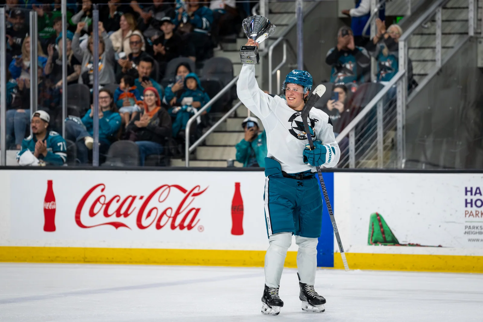 Stenberg Signs ELC, Eyes Early Top-Nine Run with Sharks