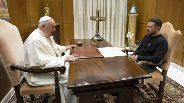 "Zelenskyy seeks Vatican's support for Ukraine peace plan amid Russia's hypersonic missile attack"