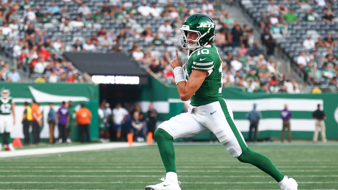 Klubnik Stars in Brief Jets Debut, Sparks 10-Point Preseason