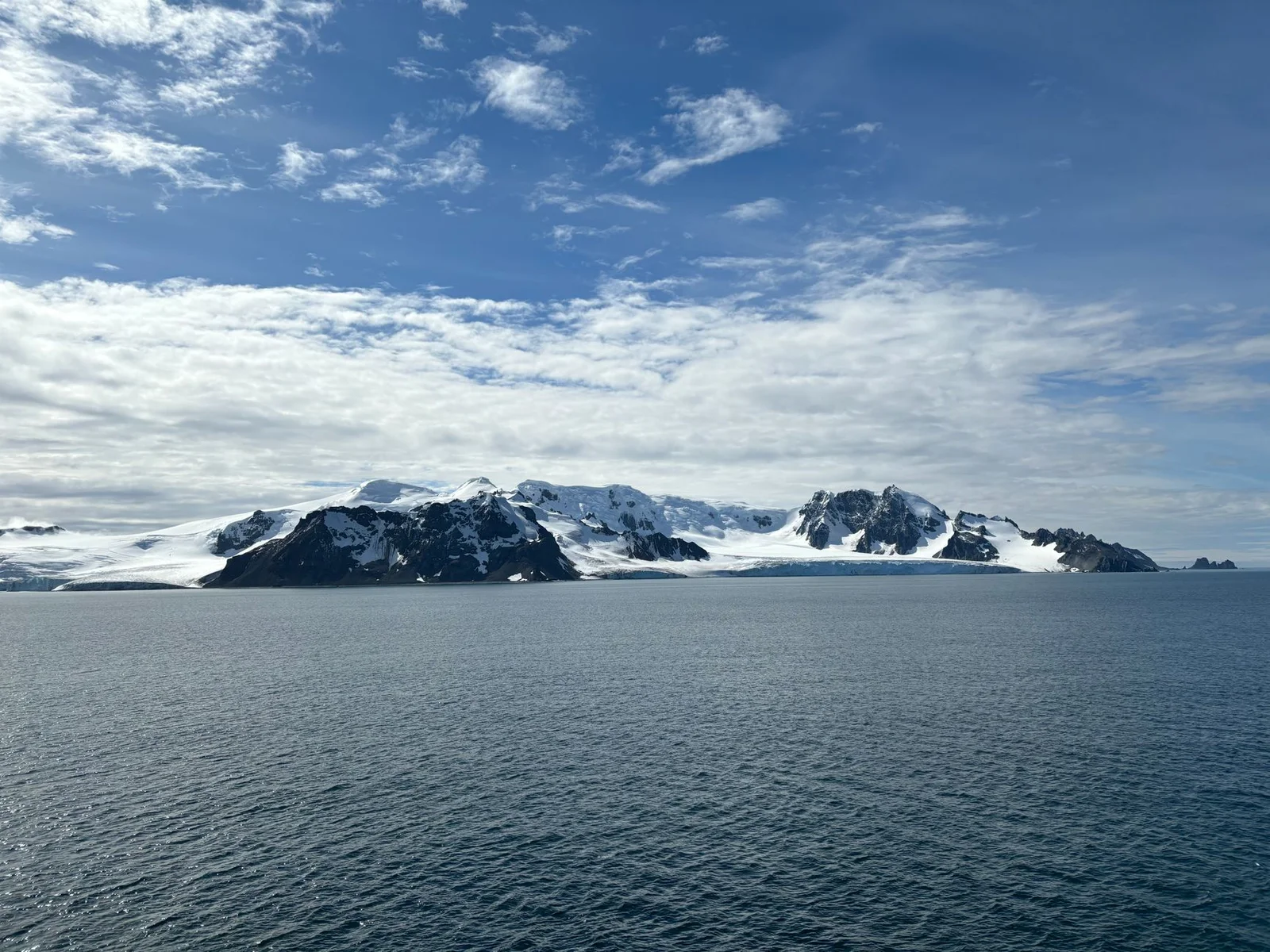 Ancient Antarctic Lake Yields Hidden Life After 15 Million Years