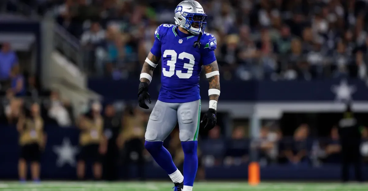 Jamal Adams’ Vikings Debut Shortened by Season-Ending Knee Injury