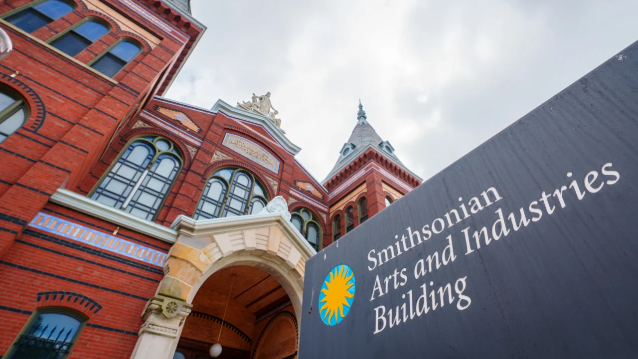 Trump 2026 Budget Pins Smithsonian Funding Under $1B, Prompting History Debate