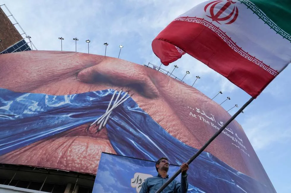 Iran Tightens Hormuz Grip, Shaking Global Oil Flows as War Talks Move Forward