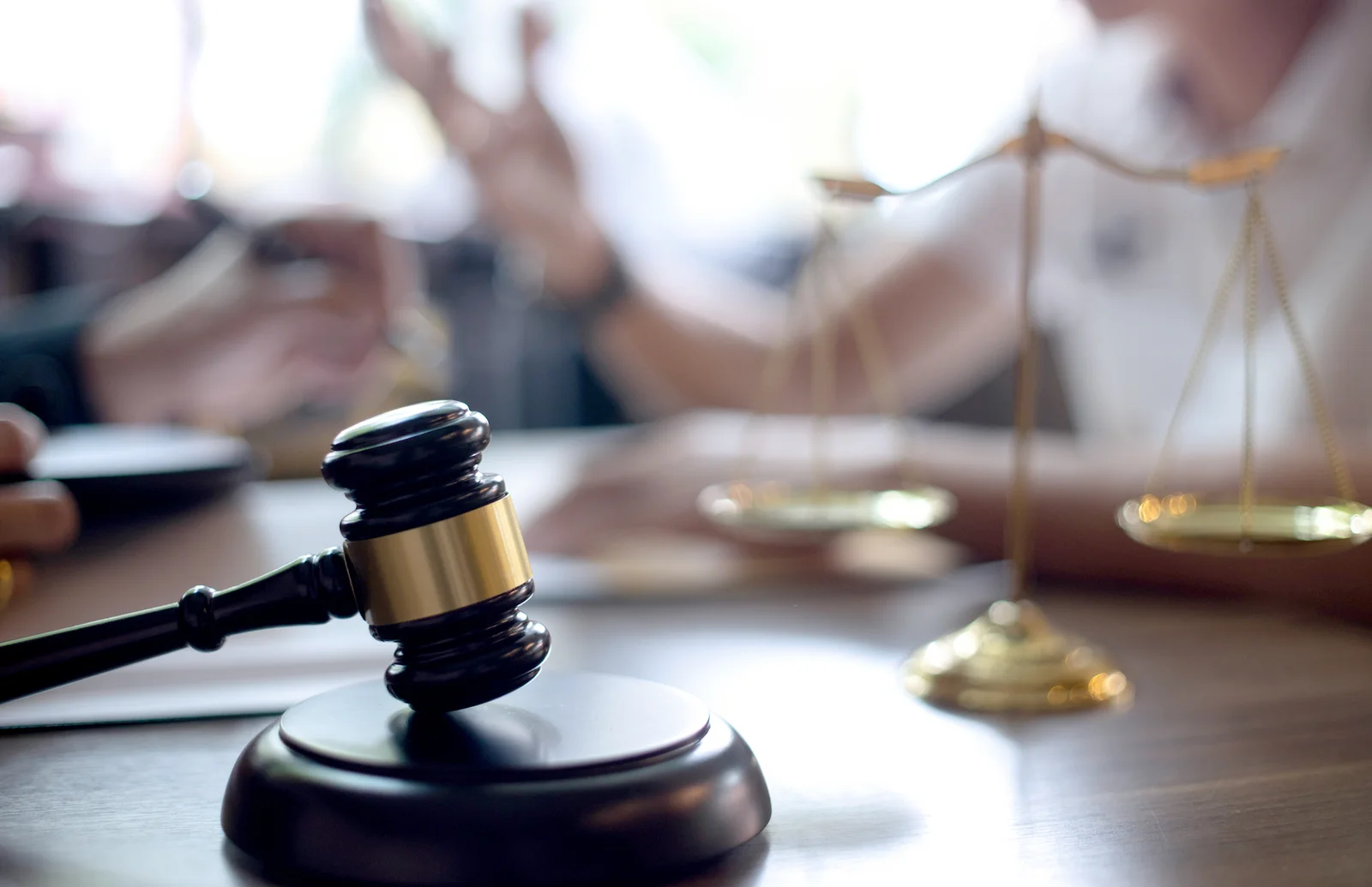 Navigating the Ethics and Potential of AI in the Legal Sector.