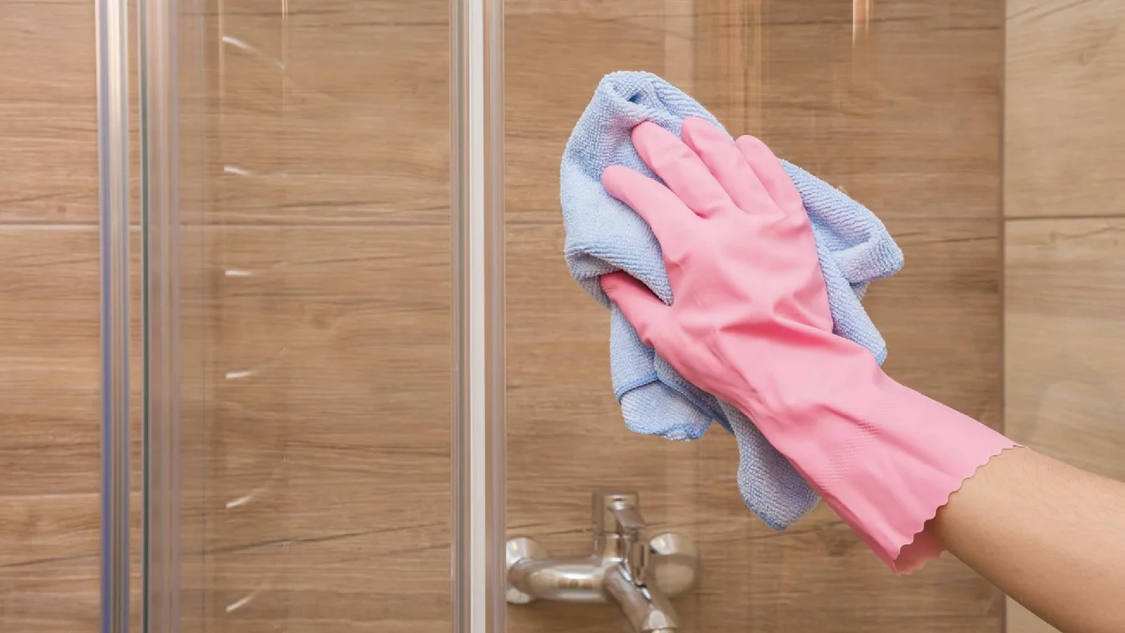 Five-Dollar Dryer Sheet Hack Delivers Crystal-Clear Shower Glass