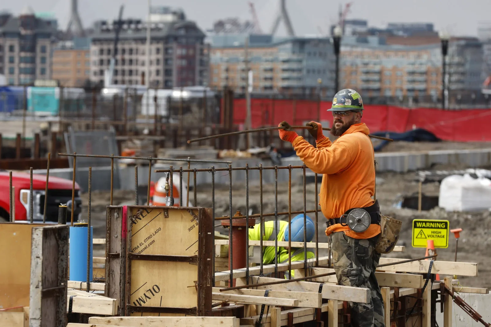 US Economic Growth Revised Down to 2.6% Last Quarter.