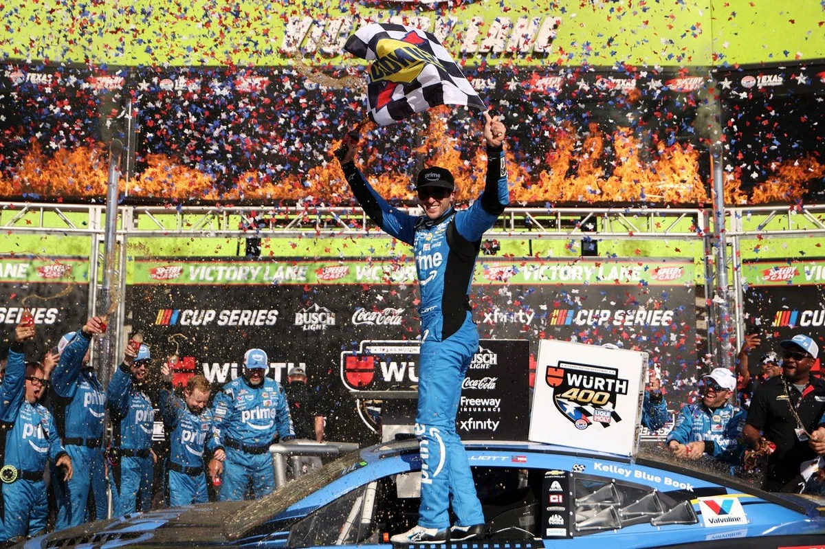 Texas showdown: Elliott edges Hamlin for NASCAR Cup win