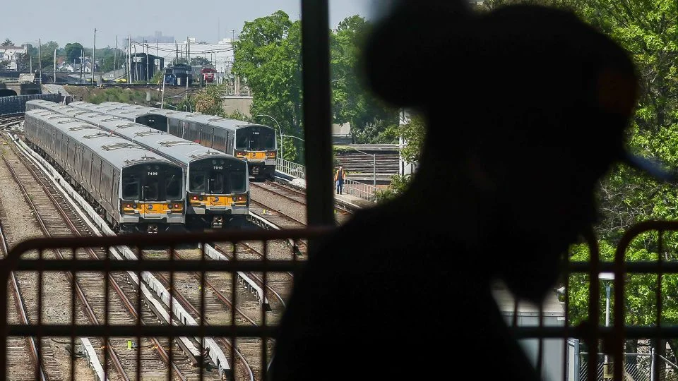 LIRR strike ends as unions reach tentative wage deal