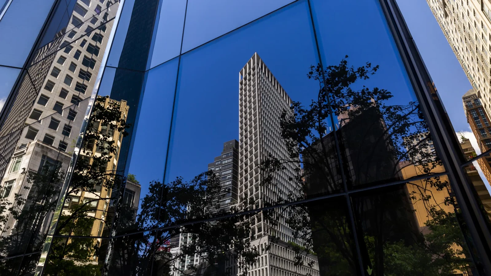 Apartment-REIT Giant Emerges from AvalonBay-EQR Tie-Up