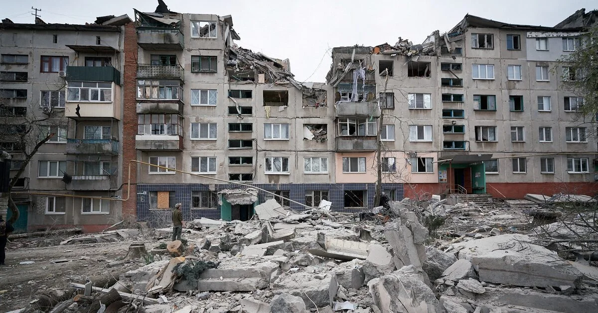 Russian strike leaves nine dead, rescue teams search for survivors.
