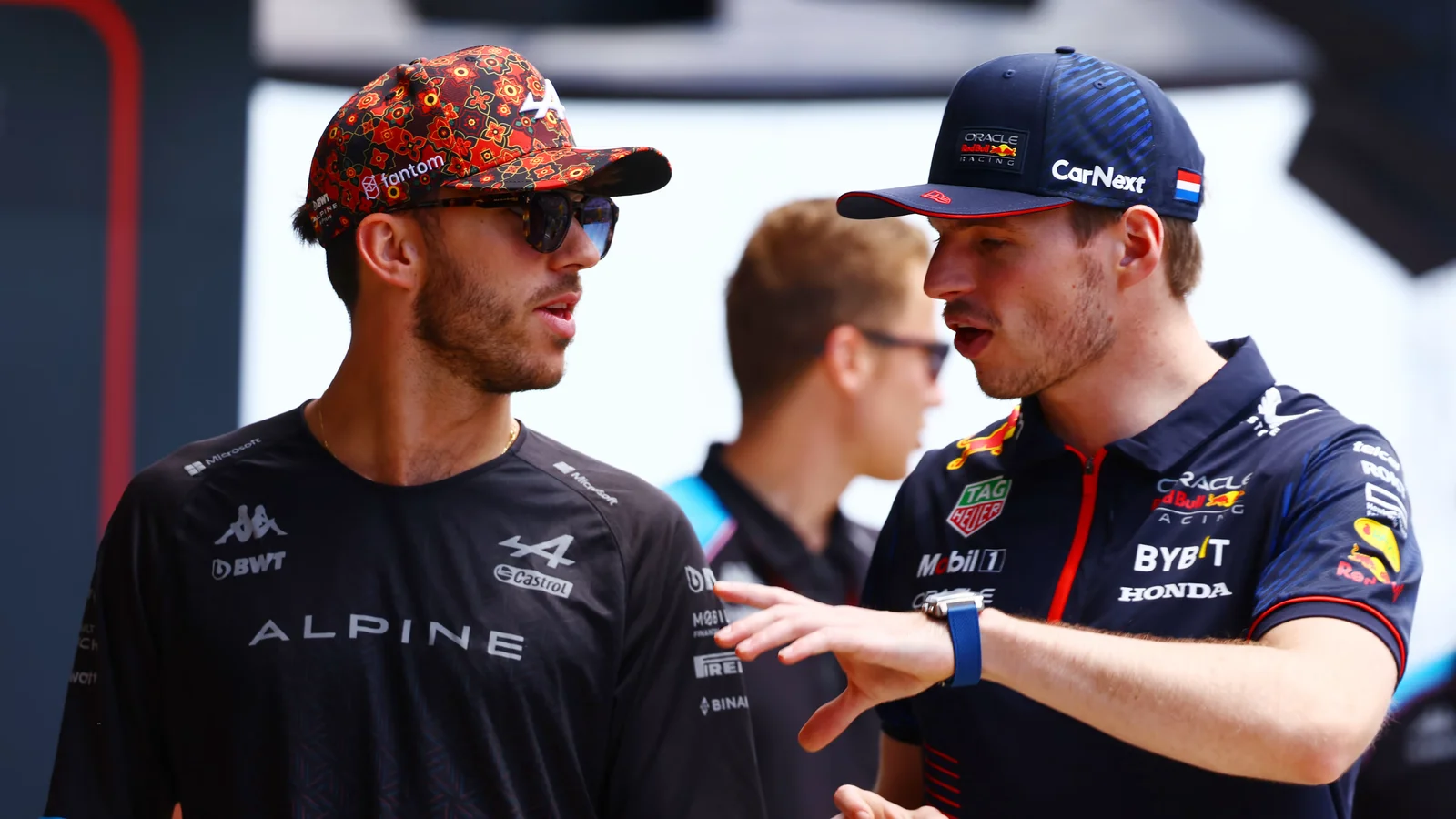Verstappen dominates Spanish GP qualifying, Norris starts third.