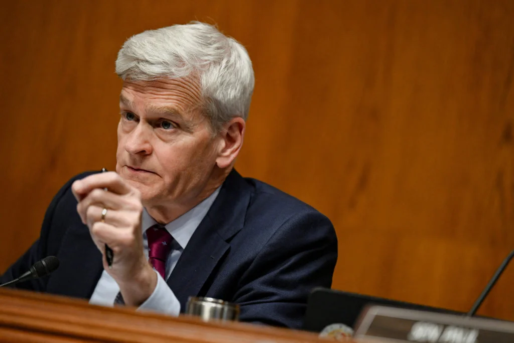 Cassidy flips to back Iran-war withdrawal bill after primary loss