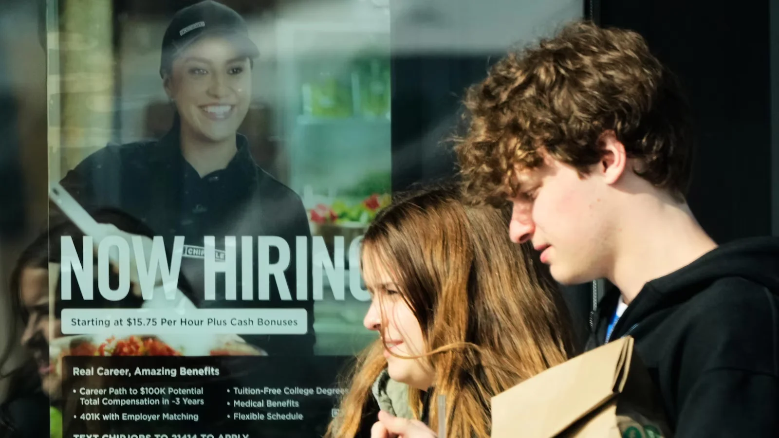 Jobless claims hit 200,000 as U.S. labor market stays resilient amid inflation and Middle East tensions