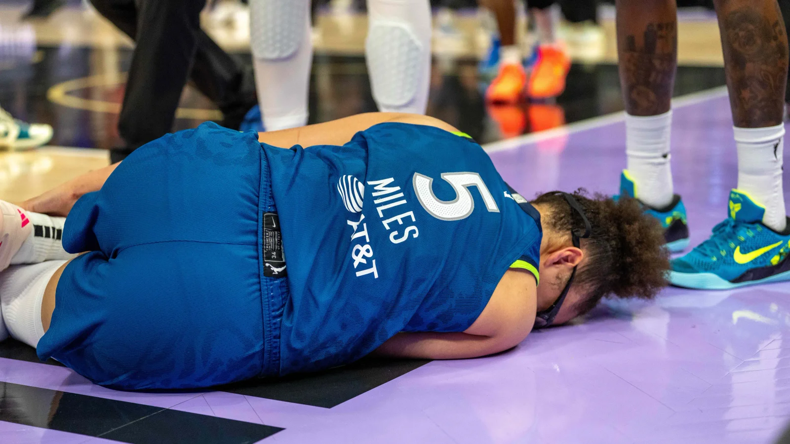 Miles leaves game with ankle tweak as Lynx beat Valkyries 77-66