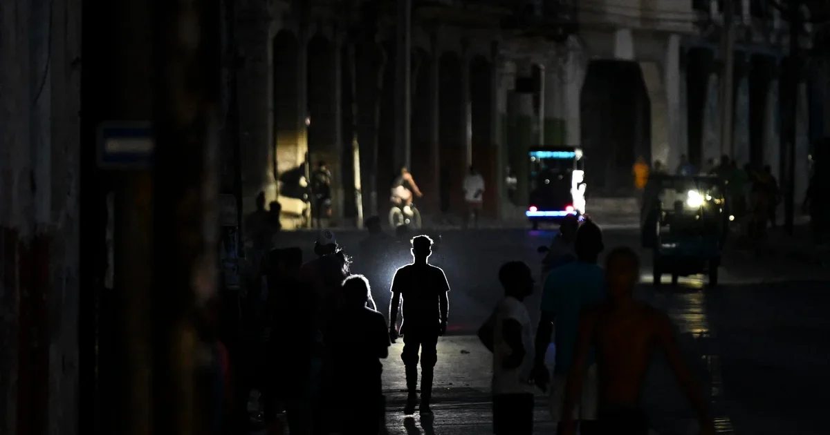 Cuba Considers U.S. Aid as Power Grid Collapses