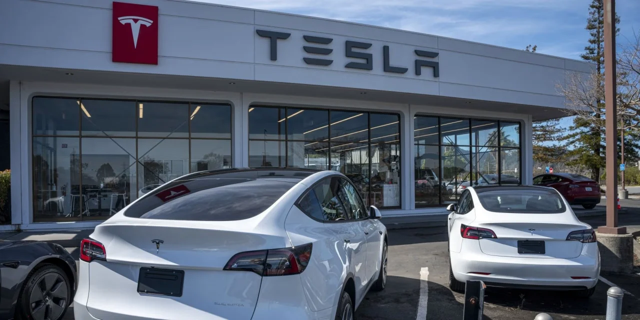 Tesla Stock Fluctuates Amidst Disappointing Earnings and Cybertruck Rally