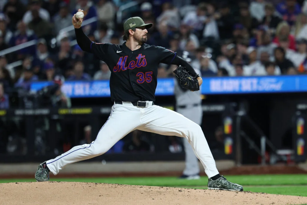 Mets' Holmes sidelined long-term after fractured fibula