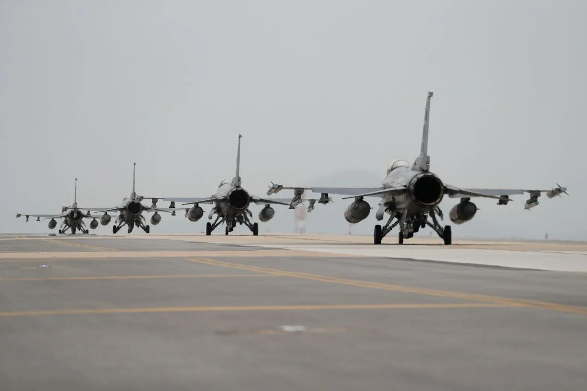 US F-16 Fighter Jet Crashes into Yellow Sea off South Korea, Pilot Rescued