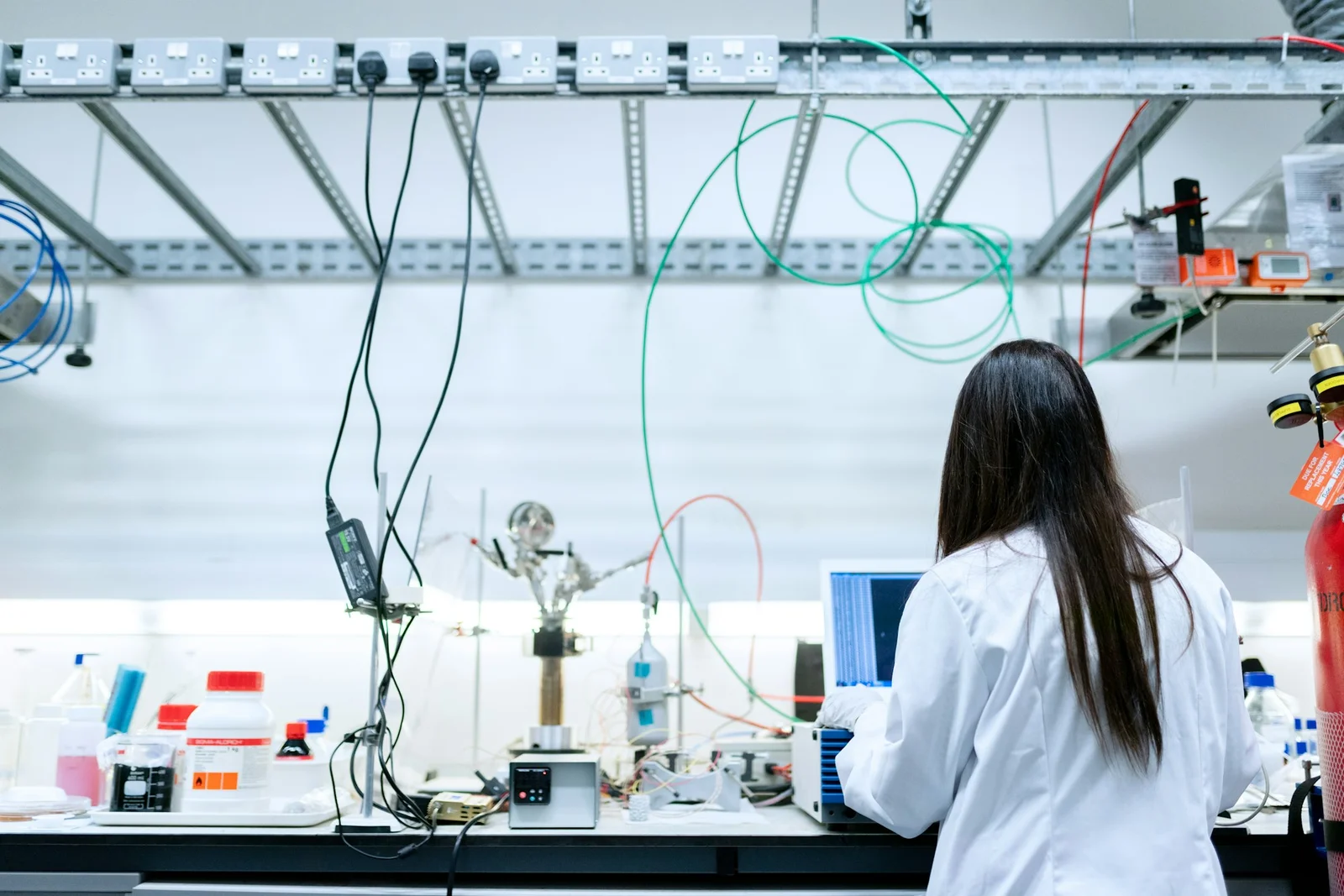 Exposé: The ‘100% Human’ Medical-Research Service Built on AI and Fake Identities