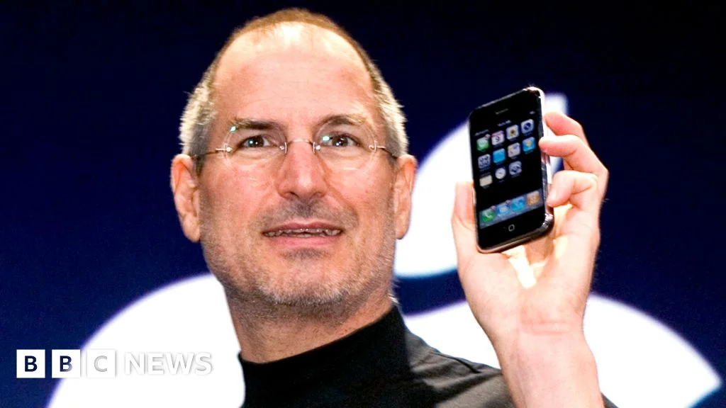 "Sealed 4GB Original iPhone Sets World Record with $190,000 Auction Sale"