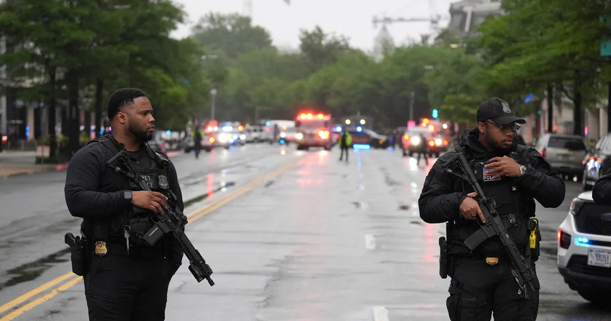 Shooter at White House checkpoint killed as Secret Service returns fire