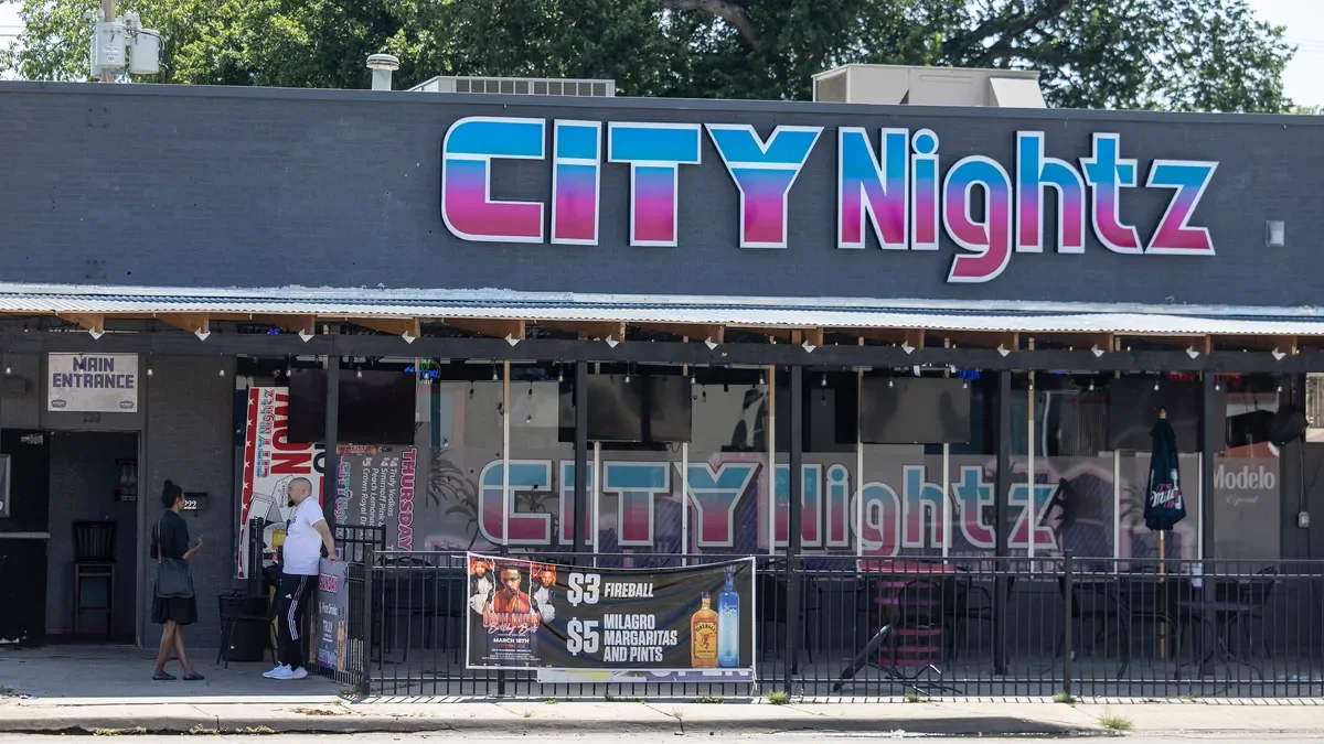 "Kansas Nightclub Mass Shooting Leaves 11 Injured: Tramplings and Gunshots"