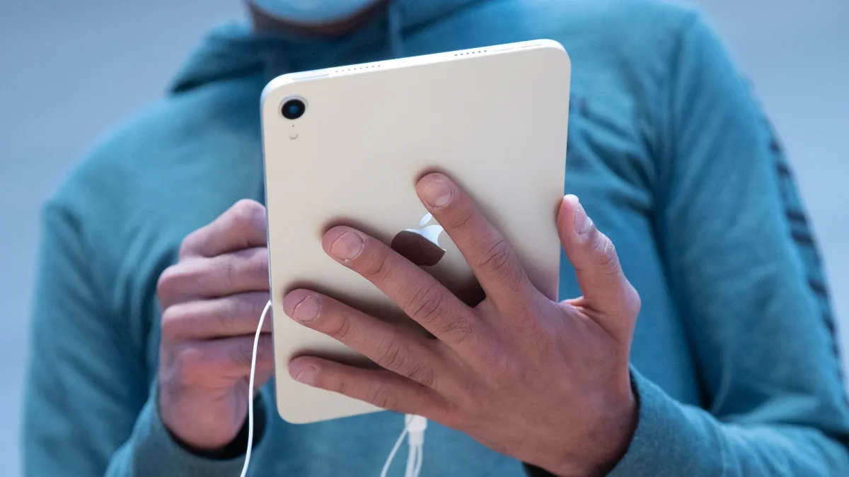 Apple's Foldable iPhone Ultra Could Double as a Pocket-Sized iPad