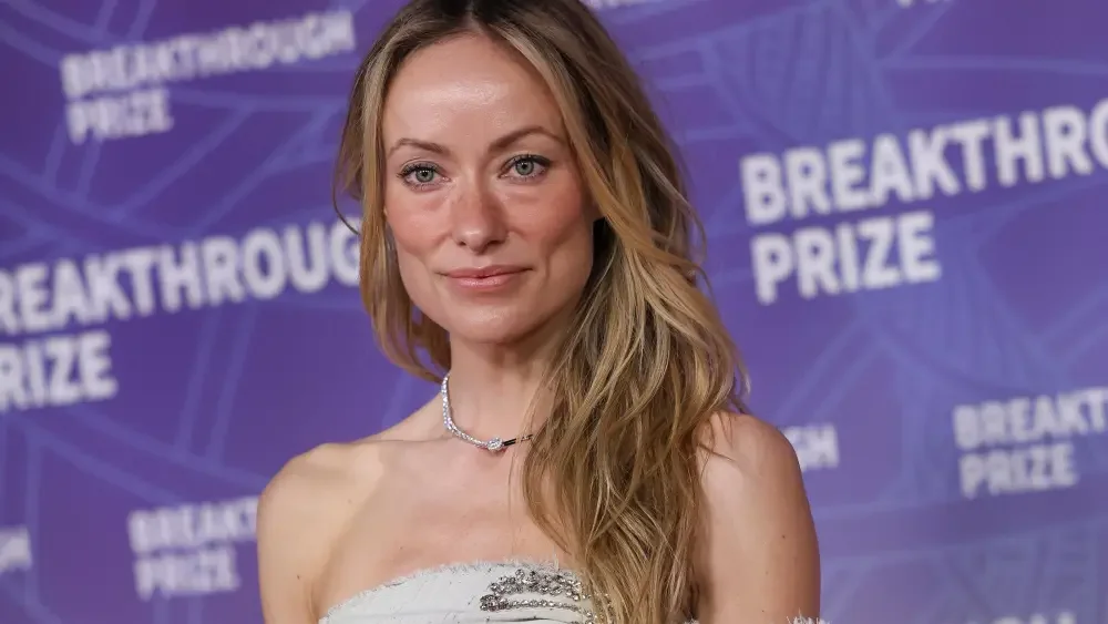 Wilde shrugs off Gollum memes on red carpet: 'I'm not dead'