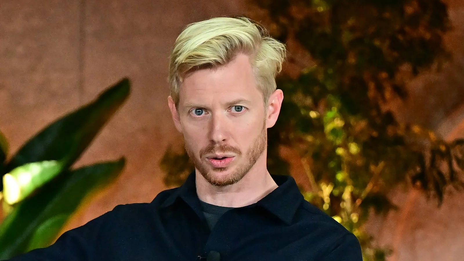 Reddit rides ad growth and data licensing to Q1 beat