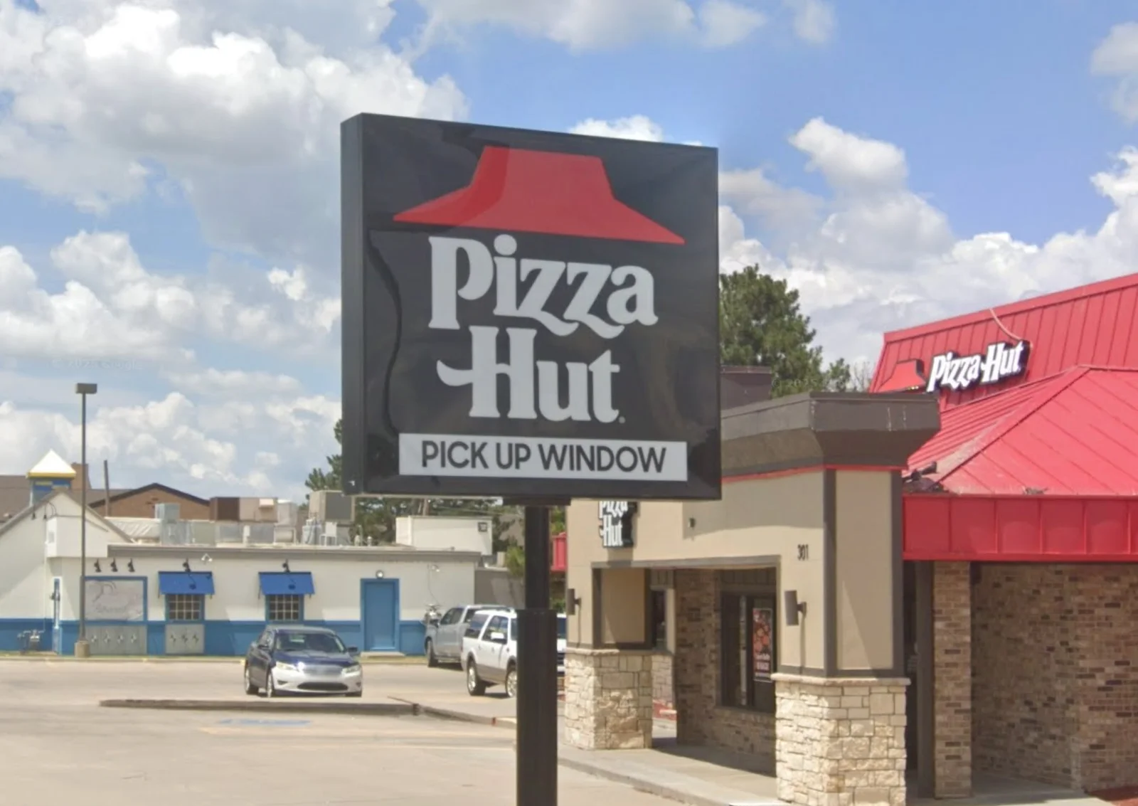Pizza Hut Changes Hands in $2.7B Split Sale