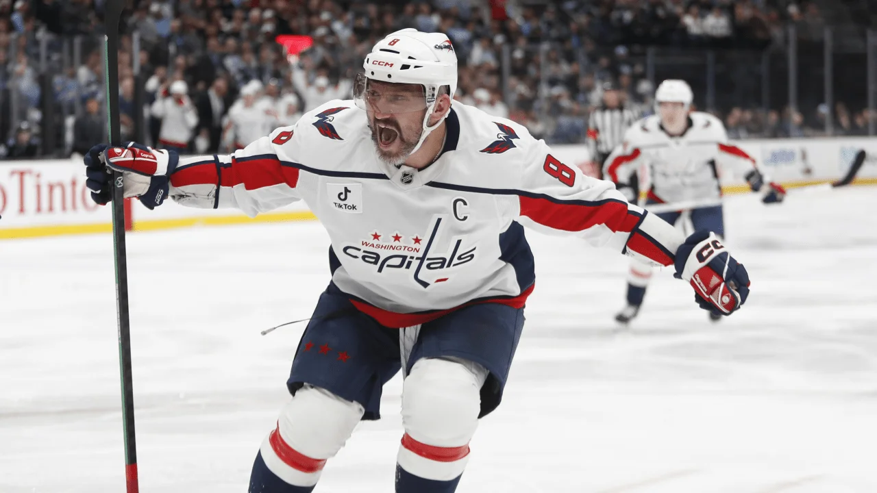 Ovechkin stays in DC, signs 1-year deal to chase Cup