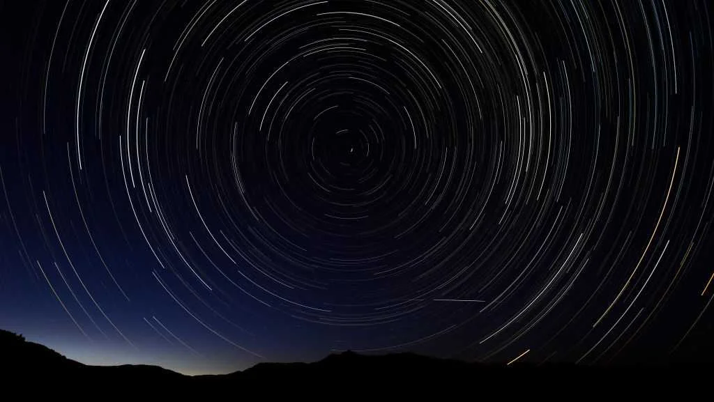July 2026 brings Buck Moon, planetary views, and a meteor shower