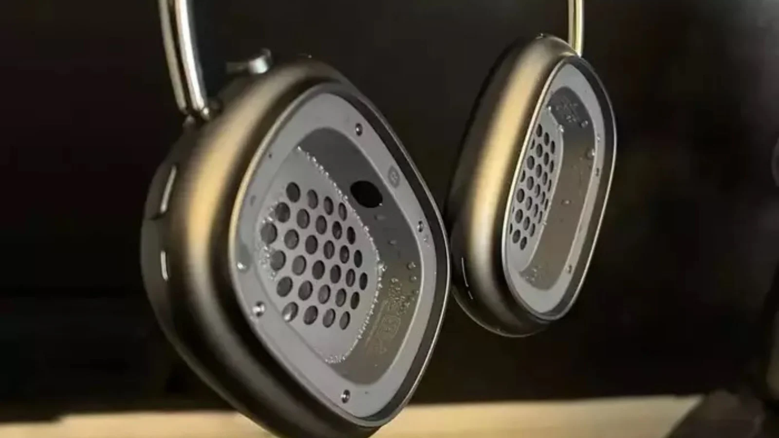NY Judge Dismisses Most AirPods Max Condensation Claims in Suit