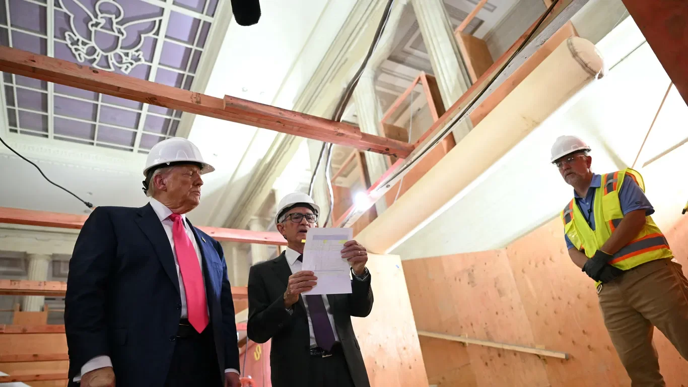 Trump and Powell Clash Over Fed Renovation During Presidential Visit